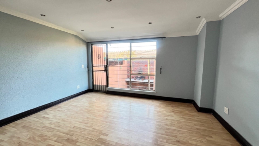 To Let 2 Bedroom Property for Rent in Alan Manor Gauteng