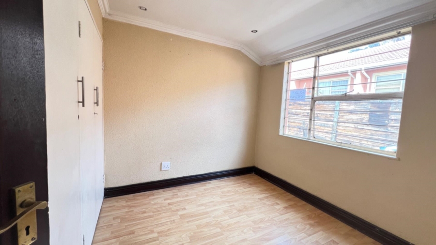 To Let 2 Bedroom Property for Rent in Alan Manor Gauteng