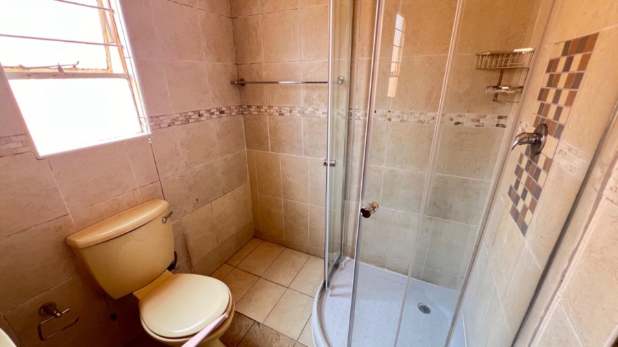To Let 2 Bedroom Property for Rent in Alan Manor Gauteng