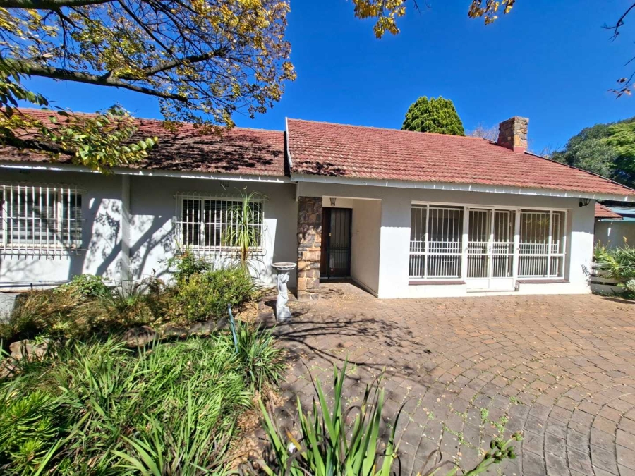 To Let 4 Bedroom Property for Rent in Buccleuch Gauteng
