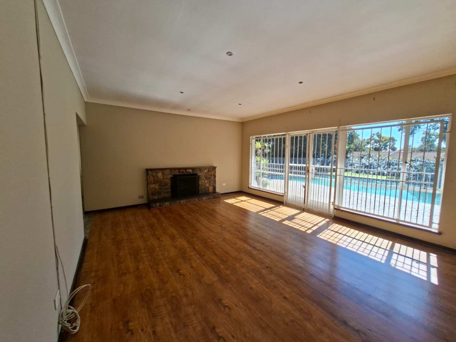 To Let 4 Bedroom Property for Rent in Buccleuch Gauteng