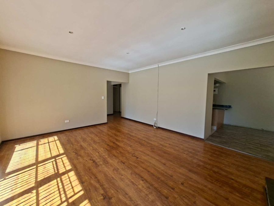 To Let 4 Bedroom Property for Rent in Buccleuch Gauteng