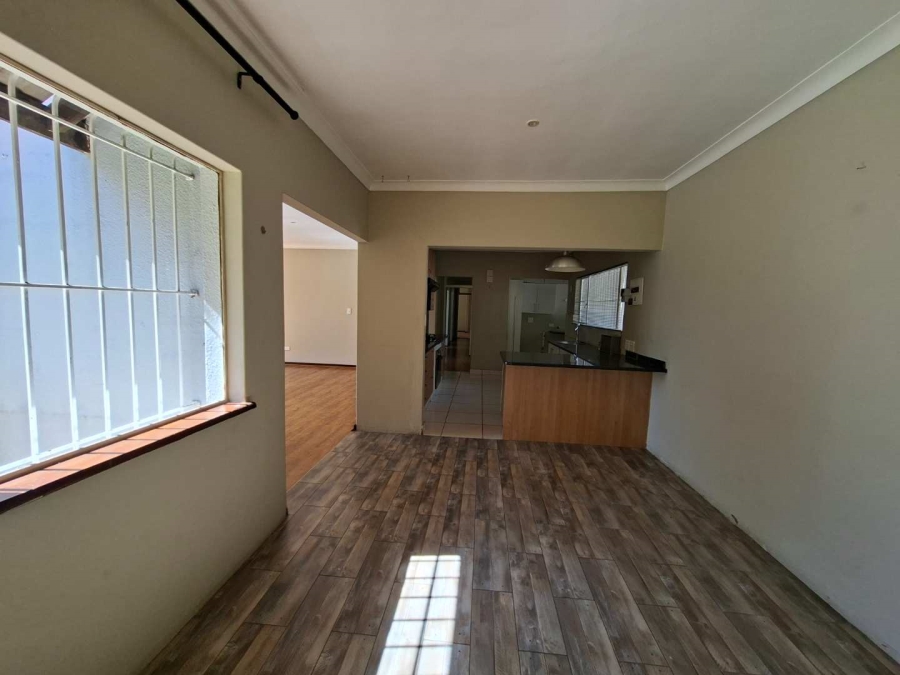 To Let 4 Bedroom Property for Rent in Buccleuch Gauteng