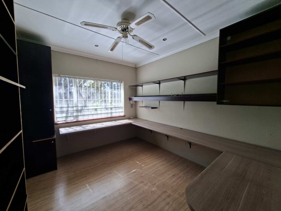 To Let 4 Bedroom Property for Rent in Buccleuch Gauteng