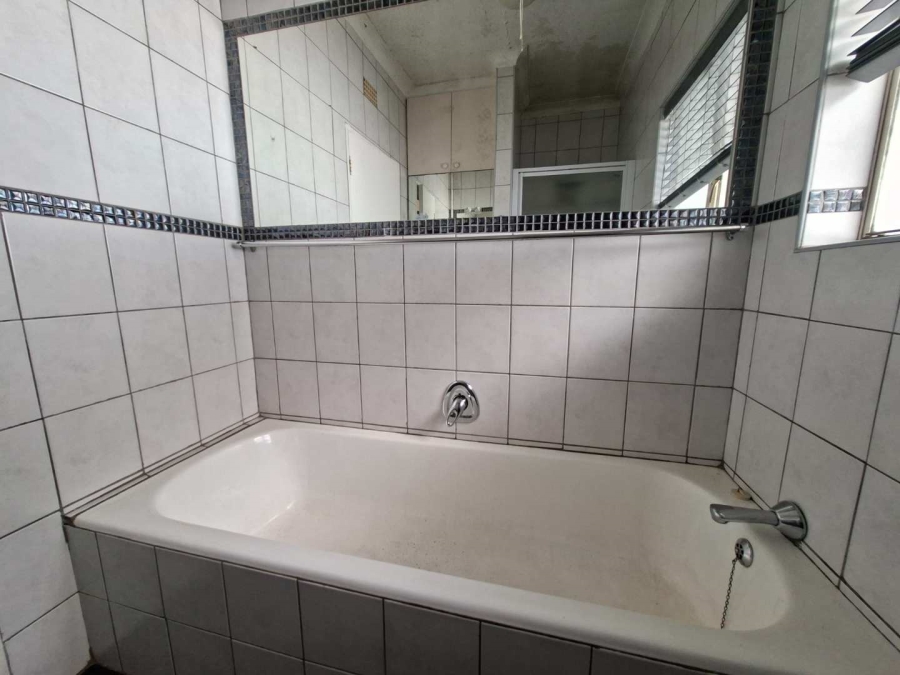 To Let 4 Bedroom Property for Rent in Buccleuch Gauteng