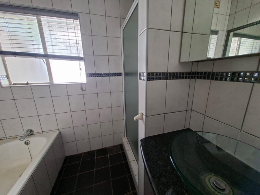 To Let 4 Bedroom Property for Rent in Buccleuch Gauteng