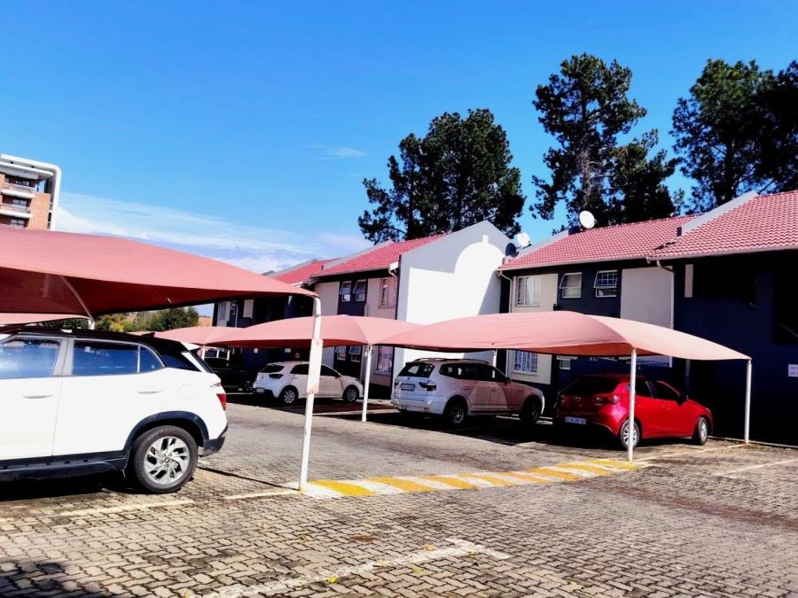 2 Bedroom Property for Sale in Die Hoewes Gauteng