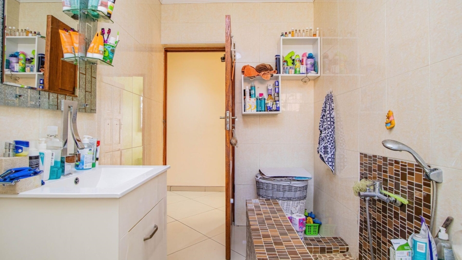 4 Bedroom Property for Sale in Rynsoord Gauteng