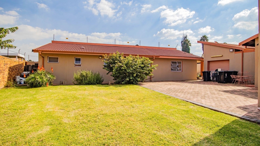 4 Bedroom Property for Sale in Rynsoord Gauteng
