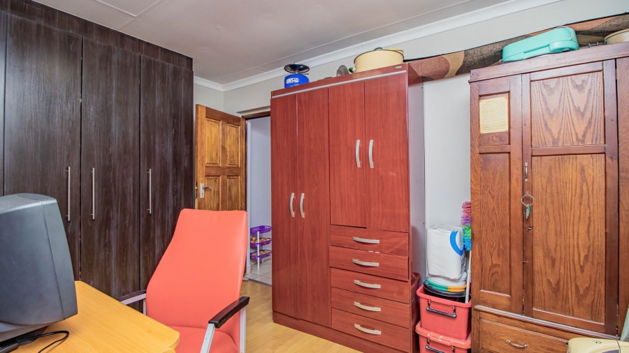 4 Bedroom Property for Sale in Rynsoord Gauteng