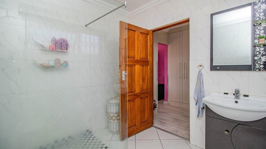 4 Bedroom Property for Sale in Rynsoord Gauteng