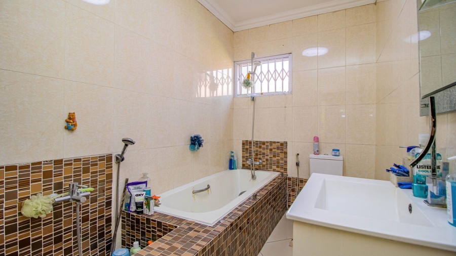 4 Bedroom Property for Sale in Rynsoord Gauteng