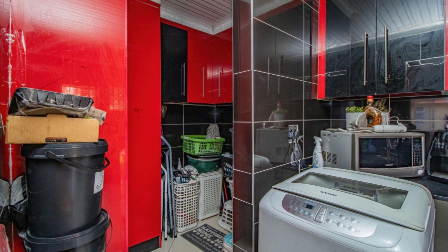4 Bedroom Property for Sale in Rynsoord Gauteng