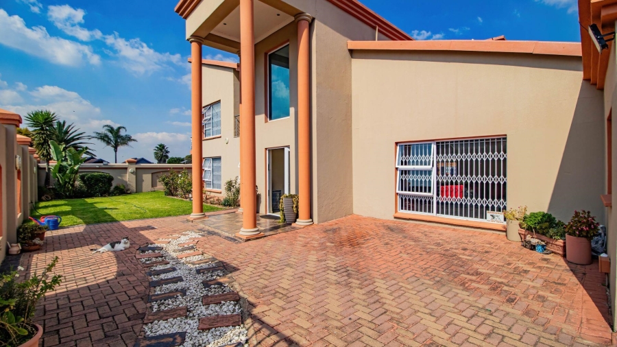 4 Bedroom Property for Sale in Rynsoord Gauteng