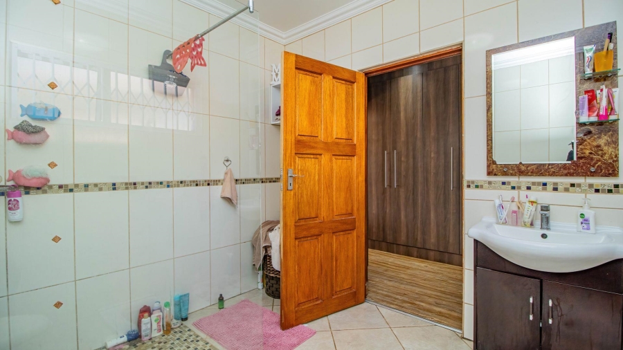 4 Bedroom Property for Sale in Rynsoord Gauteng