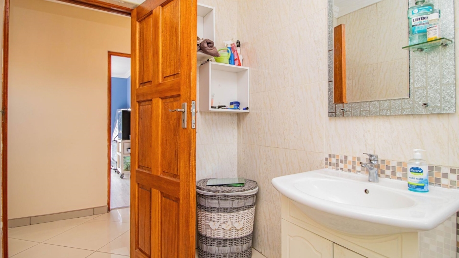4 Bedroom Property for Sale in Rynsoord Gauteng