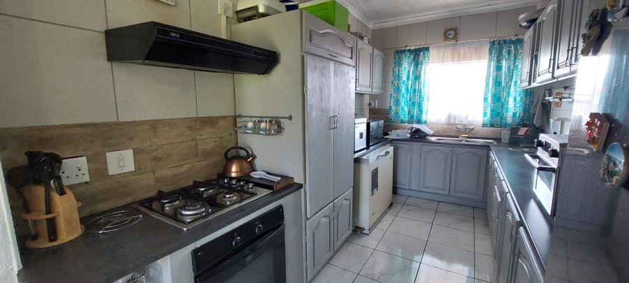 2 Bedroom Property for Sale in Albemarle Gauteng