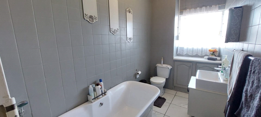 2 Bedroom Property for Sale in Albemarle Gauteng