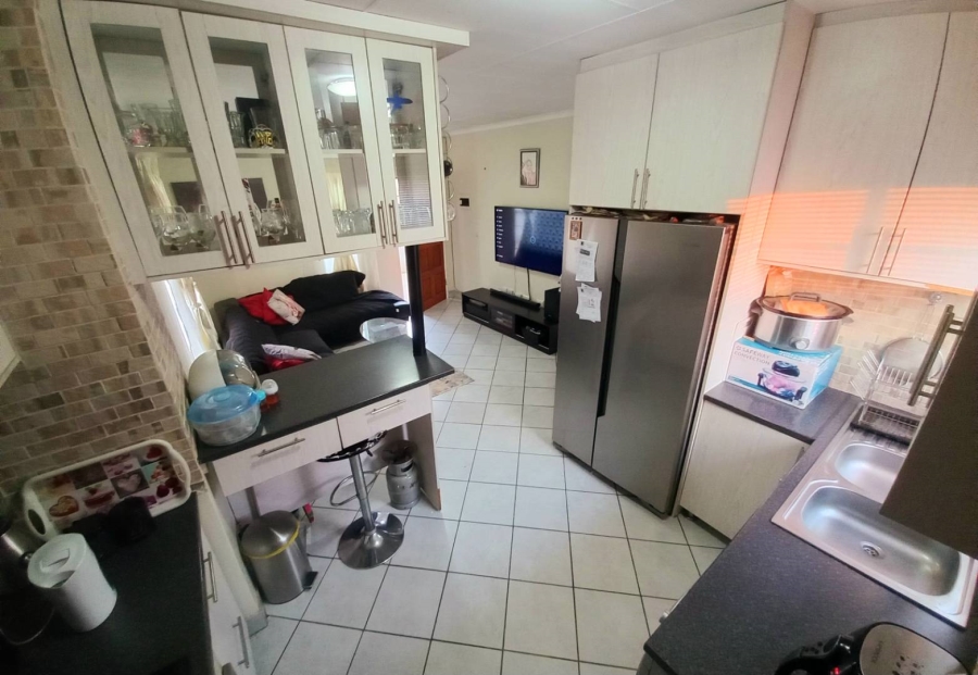 2 Bedroom Property for Sale in Kirkney Gauteng