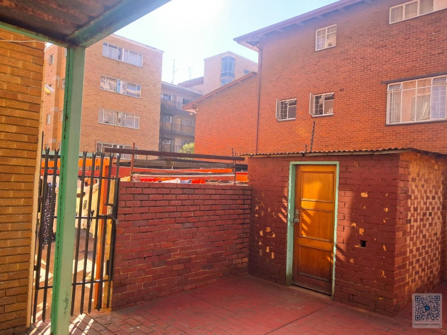 1 Bedroom Property for Sale in Sunnyside Gauteng
