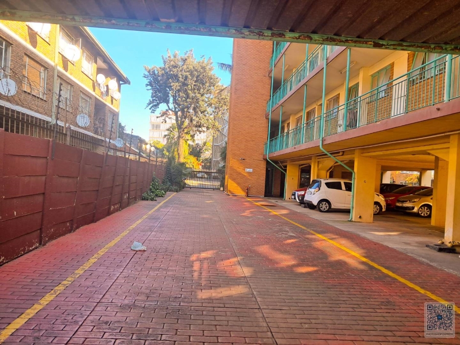 1 Bedroom Property for Sale in Sunnyside Gauteng