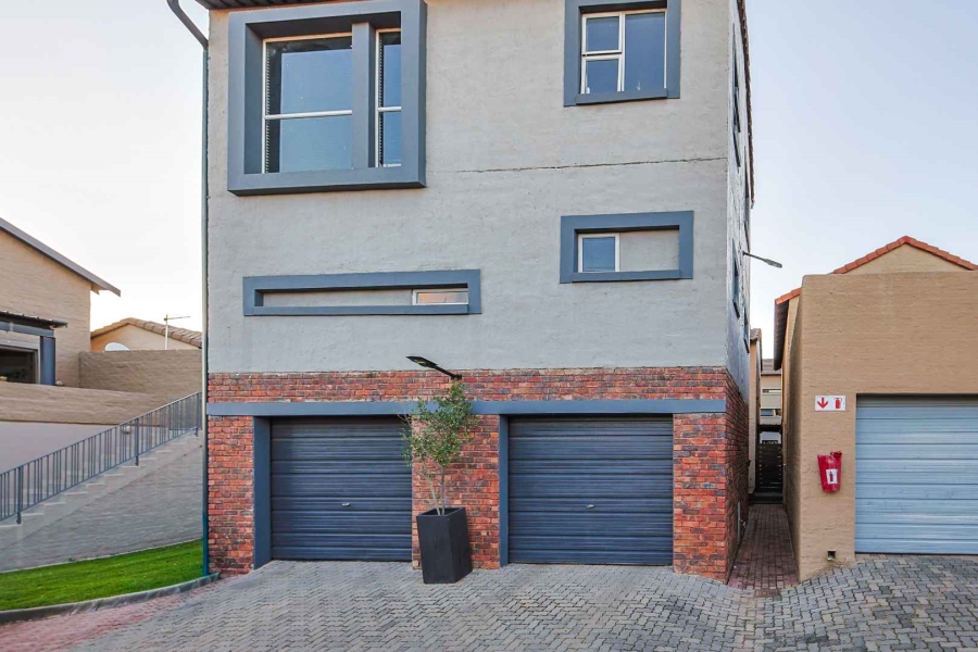 2 Bedroom Property for Sale in Olympus AH Gauteng