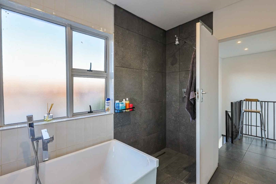 2 Bedroom Property for Sale in Olympus AH Gauteng