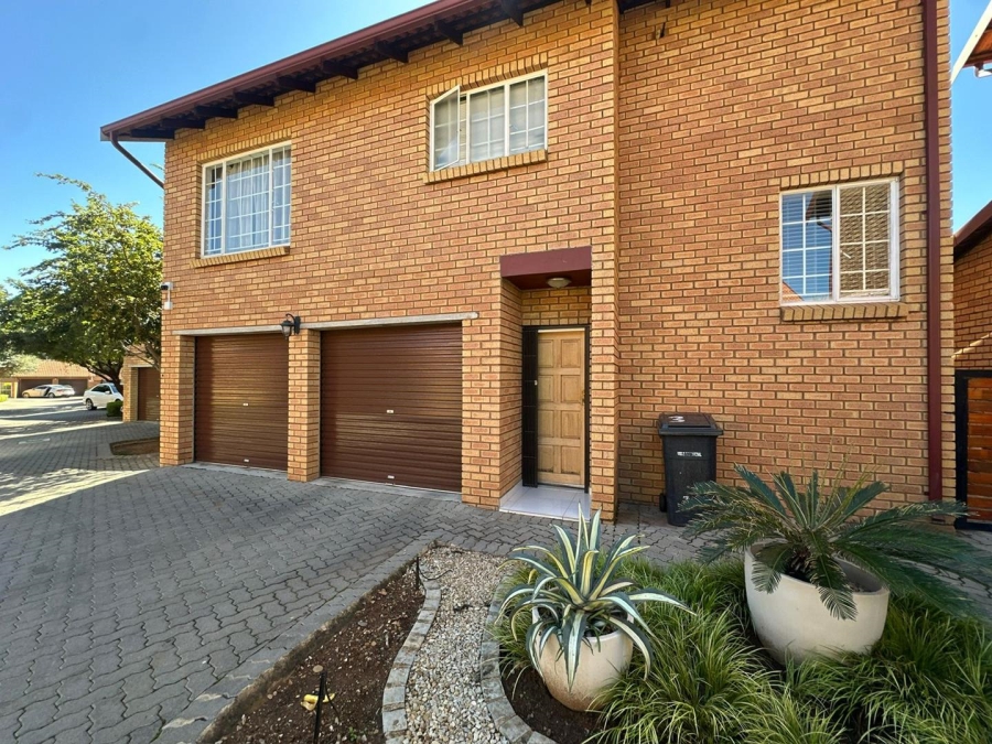 3 Bedroom Property for Sale in Equestria Gauteng