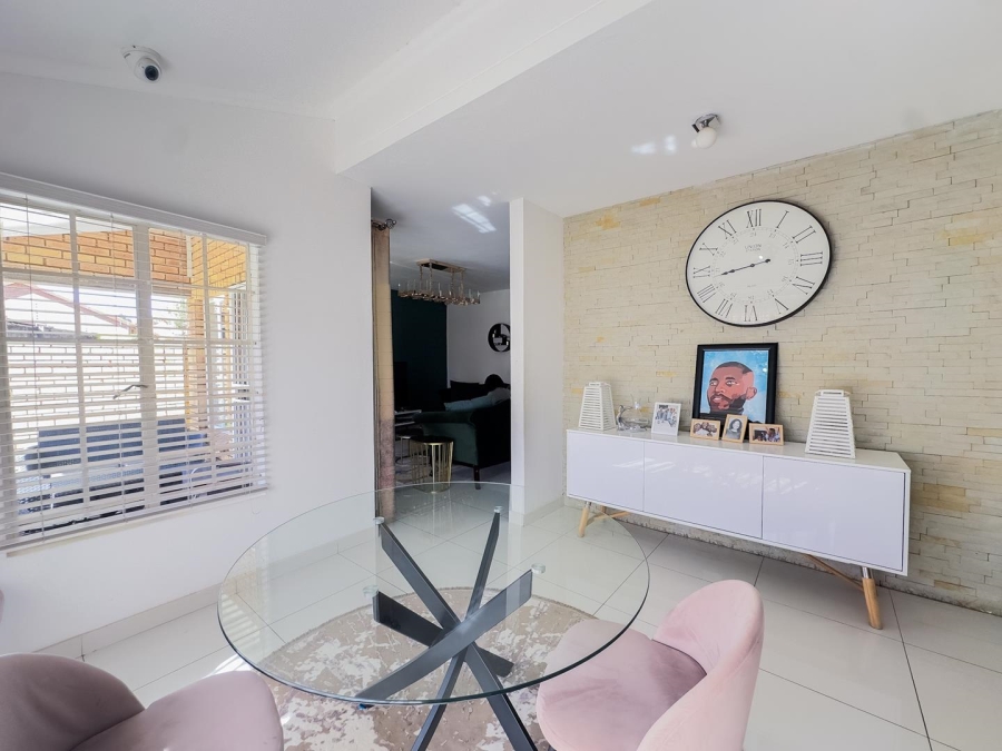 3 Bedroom Property for Sale in Equestria Gauteng