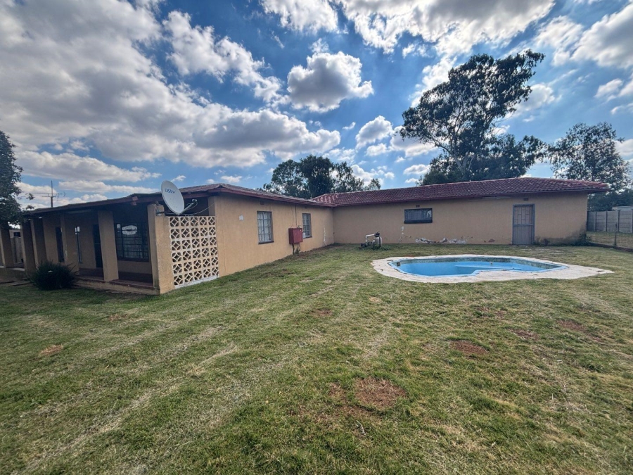 4 Bedroom Property for Sale in Dwarskloof Gauteng