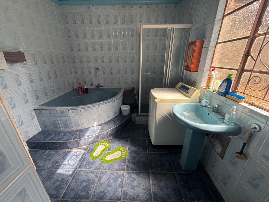 4 Bedroom Property for Sale in Dwarskloof Gauteng