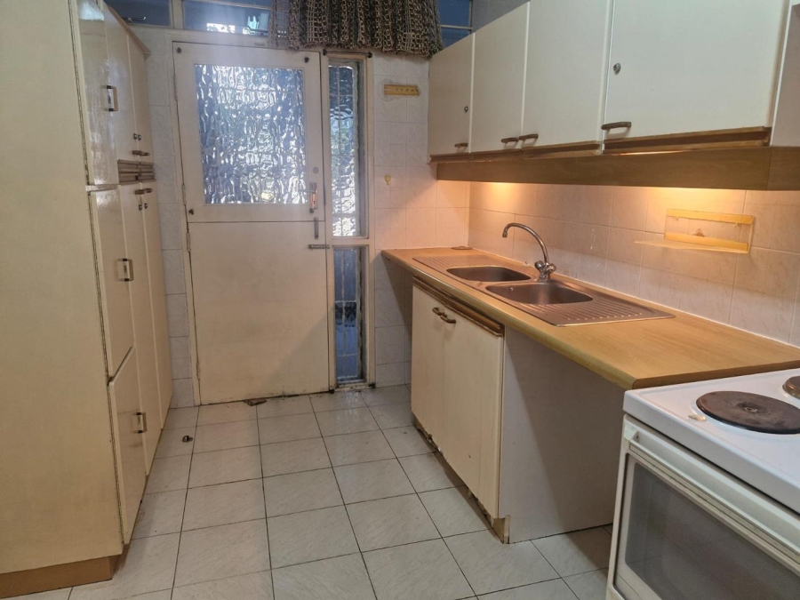 2 Bedroom Property for Sale in Benmore Gardens Gauteng