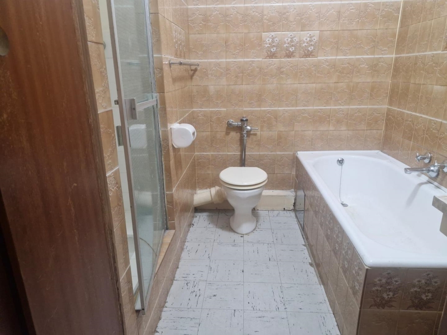 2 Bedroom Property for Sale in Benmore Gardens Gauteng