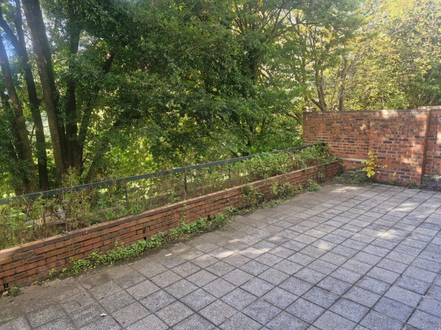 2 Bedroom Property for Sale in Benmore Gardens Gauteng