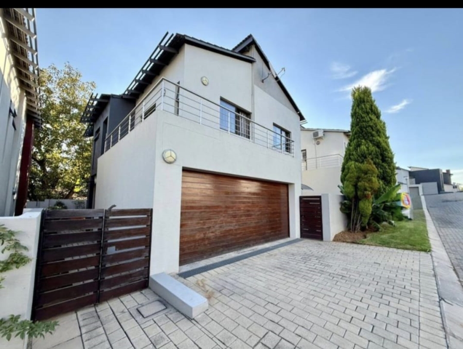 3 Bedroom Property for Sale in Fourways Gauteng