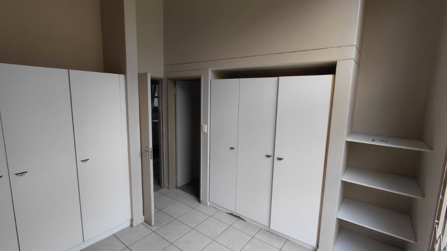 To Let 1 Bedroom Property for Rent in Houghton Gauteng