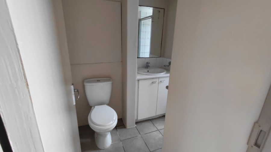 To Let 1 Bedroom Property for Rent in Houghton Gauteng