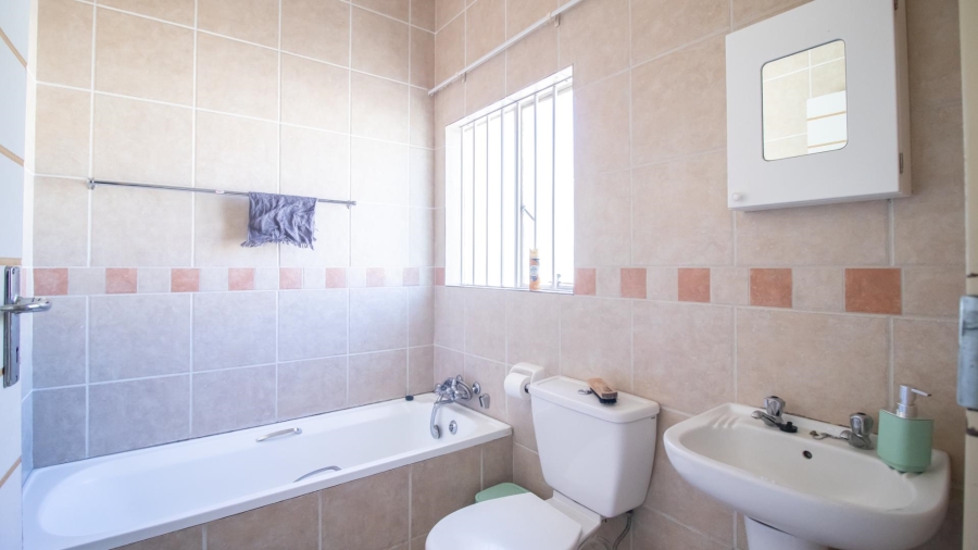3 Bedroom Property for Sale in Country View Gauteng