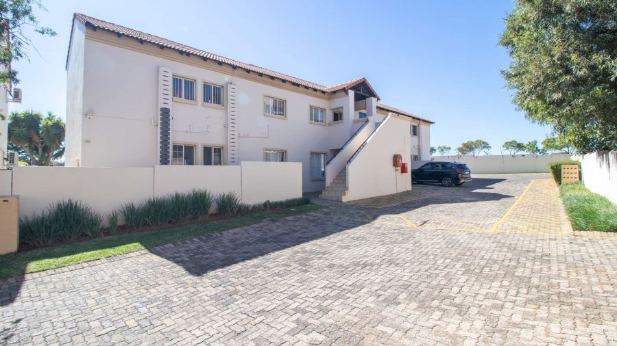 3 Bedroom Property for Sale in Country View Gauteng