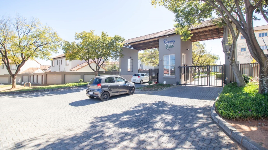 3 Bedroom Property for Sale in Country View Gauteng