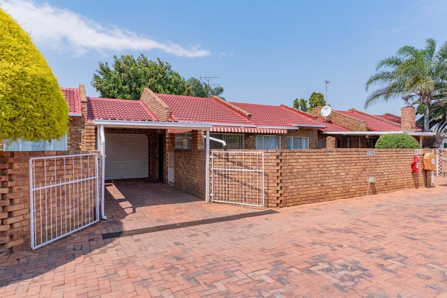 To Let 3 Bedroom Property for Rent in Birchleigh Gauteng