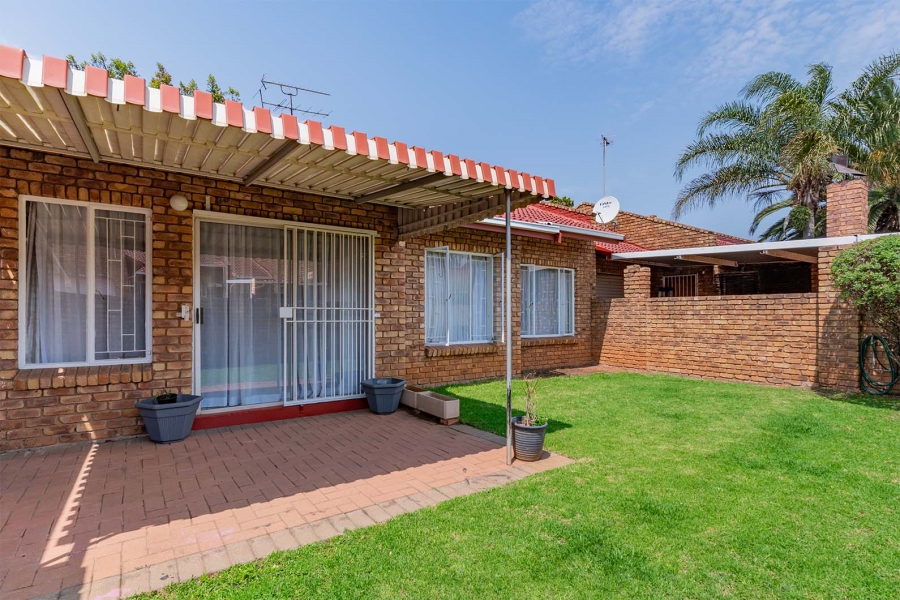 To Let 3 Bedroom Property for Rent in Birchleigh Gauteng