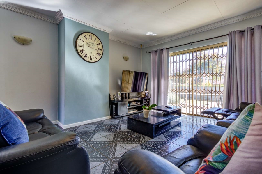 3 Bedroom Property for Sale in Parkhill Gardens Gauteng