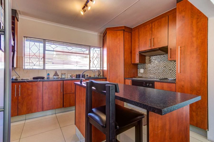 3 Bedroom Property for Sale in Parkhill Gardens Gauteng