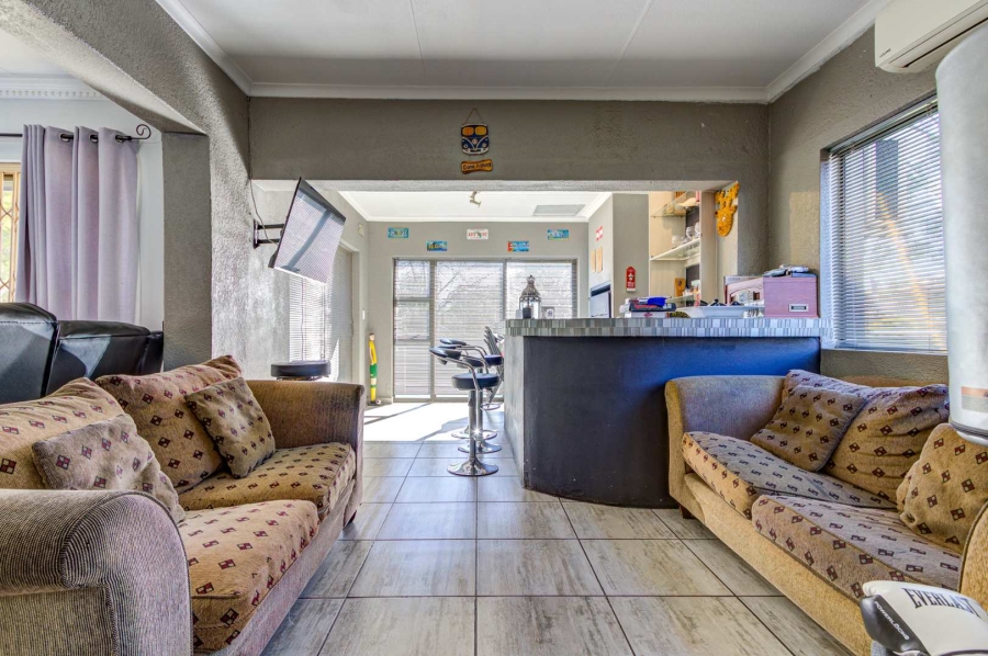 3 Bedroom Property for Sale in Parkhill Gardens Gauteng
