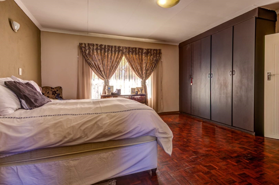 3 Bedroom Property for Sale in Parkhill Gardens Gauteng