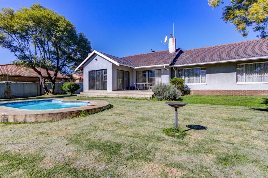 3 Bedroom Property for Sale in Parkhill Gardens Gauteng