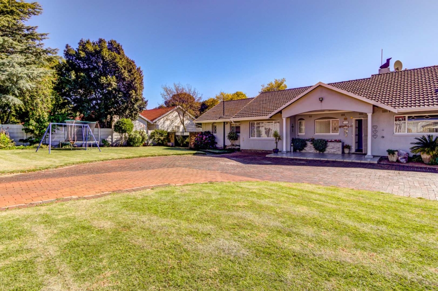 3 Bedroom Property for Sale in Parkhill Gardens Gauteng