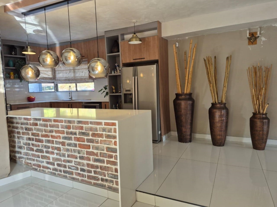 4 Bedroom Property for Sale in Brackenhurst Gauteng