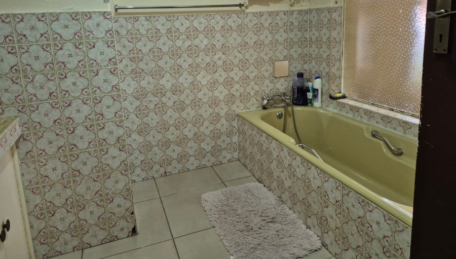4 Bedroom Property for Sale in Brackenhurst Gauteng